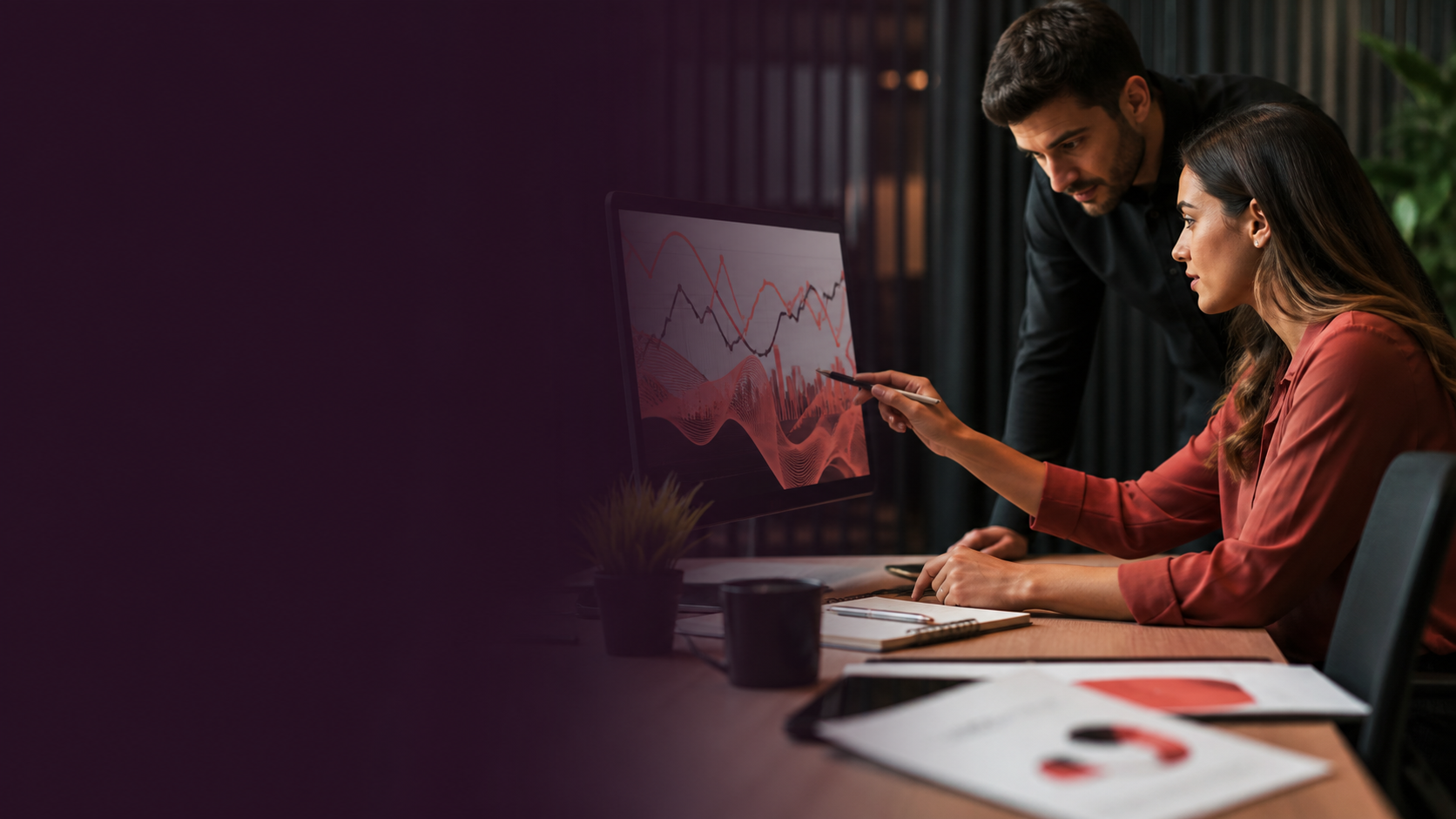Equipe analisa taxas, liquidação e recebíveis na conciliação